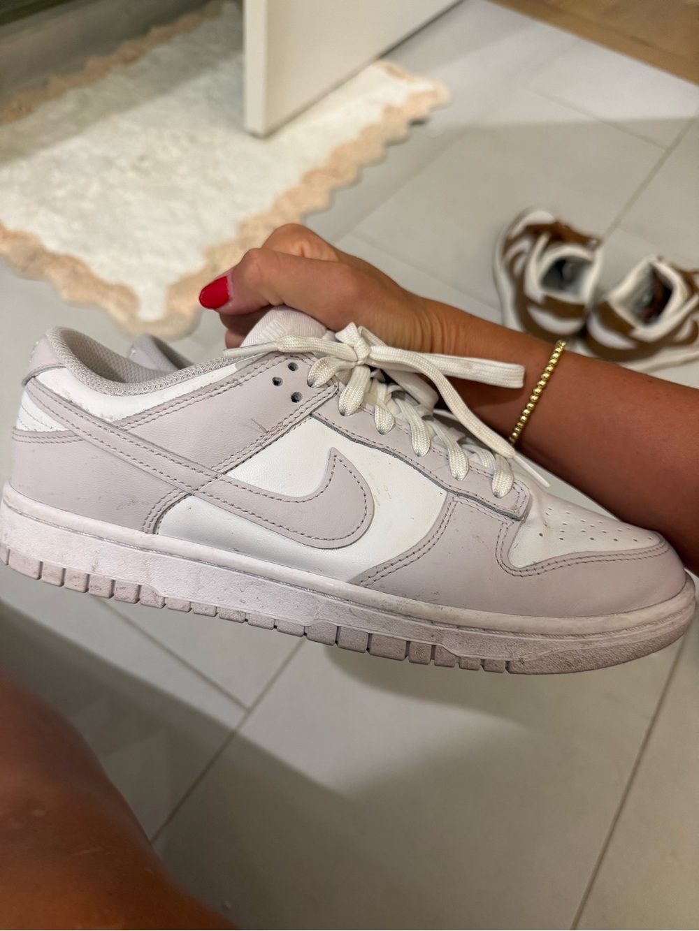 Nike Women's Low-Top Venice - purple / gray and white